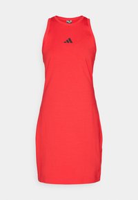 FUTURE ICONS SMALL LOGO - Robe en jersey - pure ruby