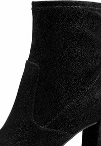 Tamaris Korte laarzen - black struct