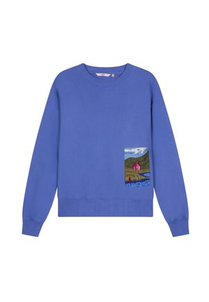 Blauwe sweatshirt met een ronde hals en lange mouwen. Heeft een gestikt zakje met een illustratie van een huis en een landschap.