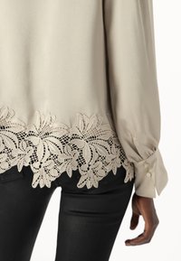 Bruuns Bazaar ACACIABBKATARA BLOUSE - Bluza - plaza taupe