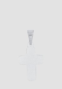 Silberfarbener Kreuzanhänger mit matter Oberfläche, einfachem Design und einer Schlaufe zur Befestigung. Glatte Kanten und flache Textur.