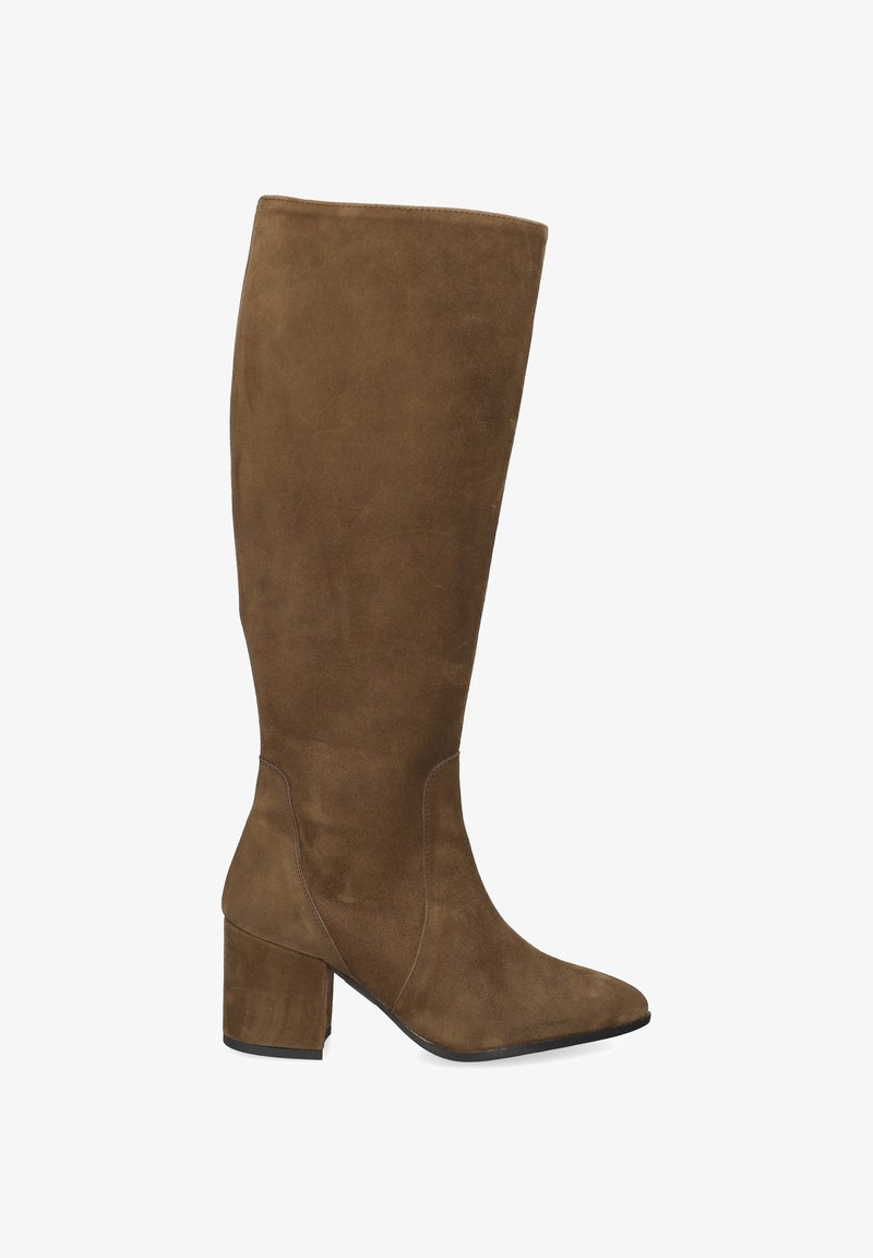 Botte en daim marron jusqu'au genou avec un bout pointu et un talon épais, présentant des lignes épurées et une texture lisse. Aucun matériel ou motif visible.