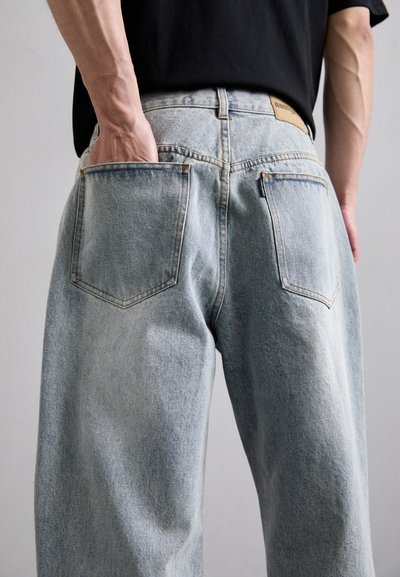 Noon Goons FLY DAYZ PANT - Tiesaus kirpimo džinsai - stone wash