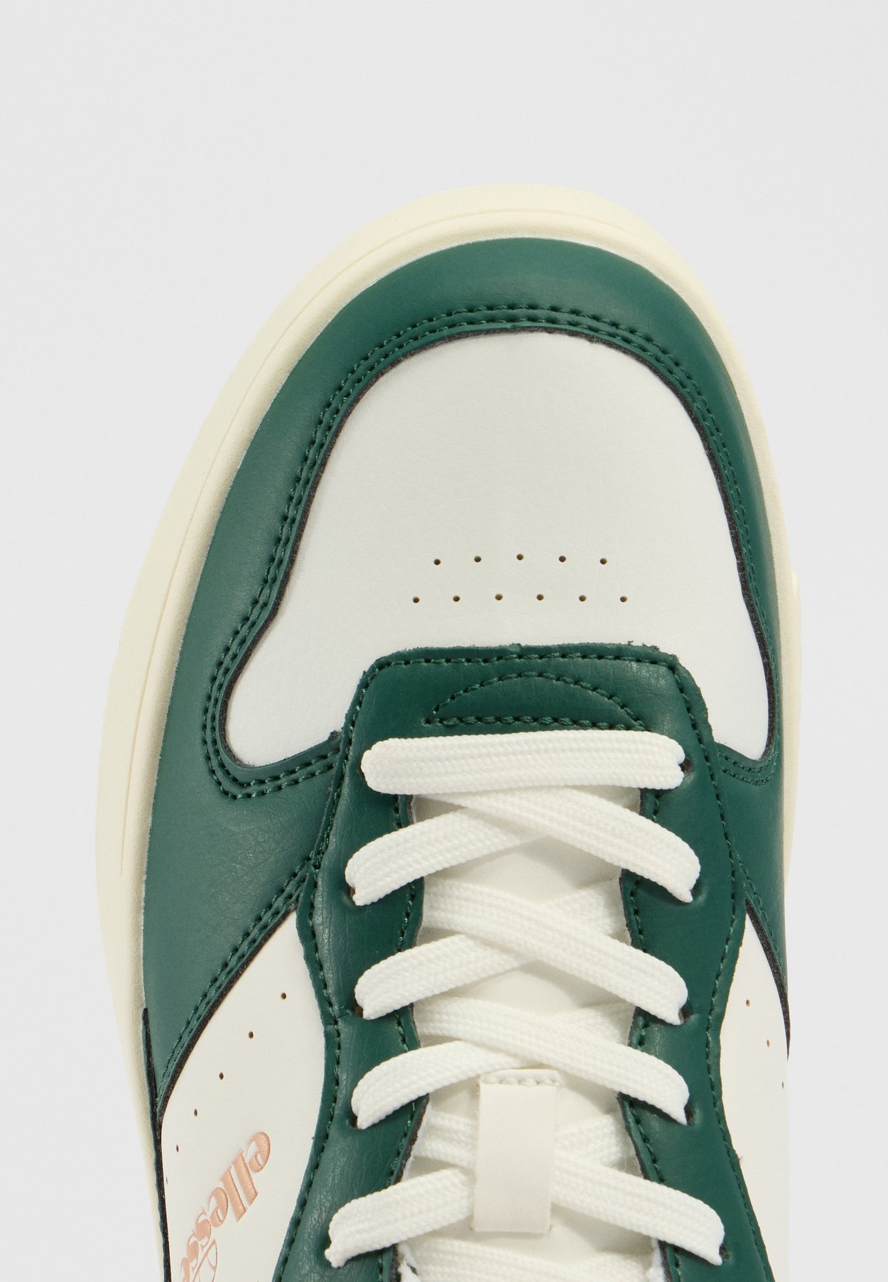 Sneaker low
