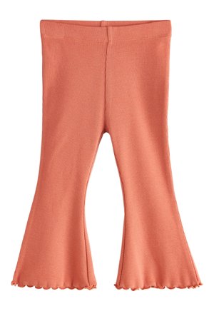 Rifflet strikkede babybukser i koralfarvet med elastisk linning og udvidede, flæsekanter.