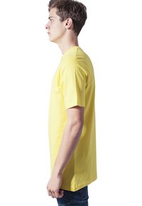 Urban Classics TEE - Tricou basic - yellow