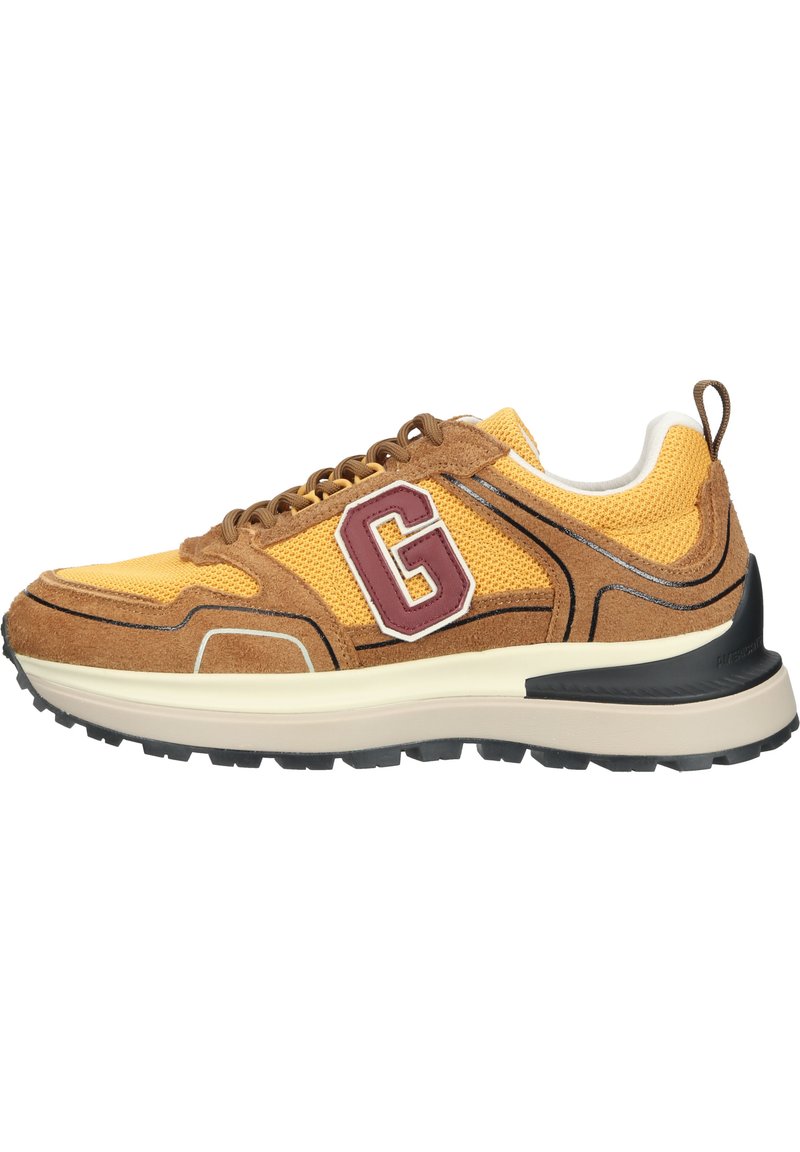 Braune und gelbe Sneaker aus Mesh-Stoff mit Wildlederakzenten, G-Logo, schwarzer Fersenträger und einer dicken, robusten Sohle. Mit Schnürdesign.