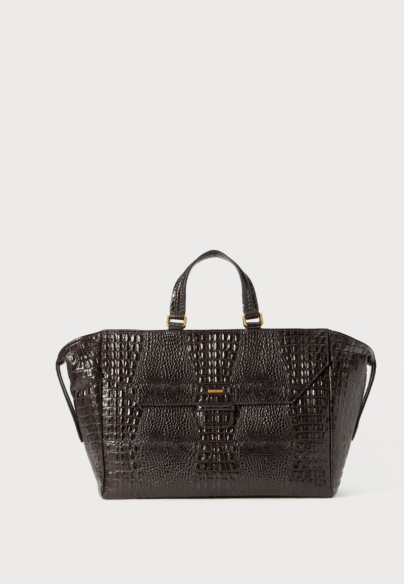 Μαύρη τσάντα χειρός με ανάγλυφο σχέδιο κροκοδείλου, διπλές λαβές, δομημένο σχήμα, χρυσές μεταλλικές λεπτομέρειες και μπροστινή τσέπη για επιπλέον αποθηκευτικό χώρο.