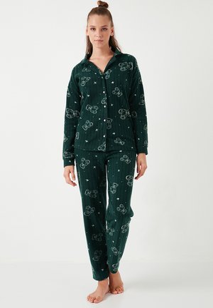 Set de pijama cu dungi verzi, format dintr-o bluză cu nasturi și pantaloni asortați, decorate cu ilustrații cu urși și accente albe. Textură de stofă moale.