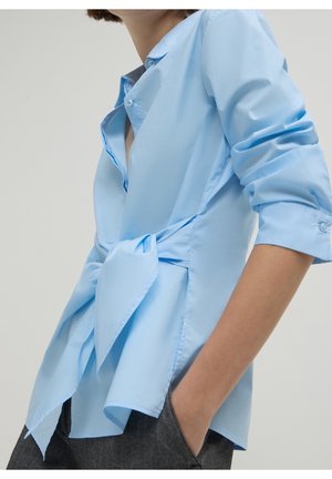 Calliope, Chemisier - light blue