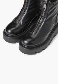 Inuovo Botines bajos - black