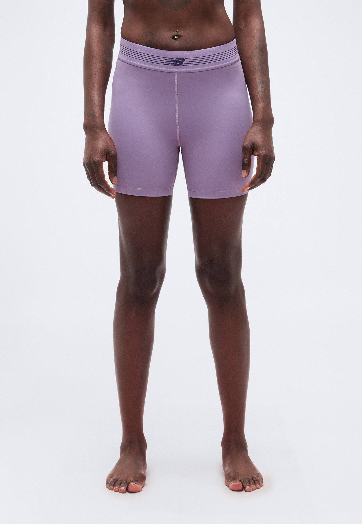 AC FITTED SHORT 5" WOMENSV1
