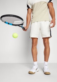 Sergio Tacchini DIAGONALLEY SHORTS - Sporta šorti - gardenia/black