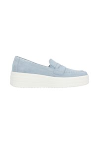 Blaue Wildleder-Slip-On-Schuhe mit einer Plattform aus weißem Gummisohle. Sie verfügen über ein gesticktes Mokassin-Design und einem kleinen dekorativen Riemen über dem Vorderfuß.