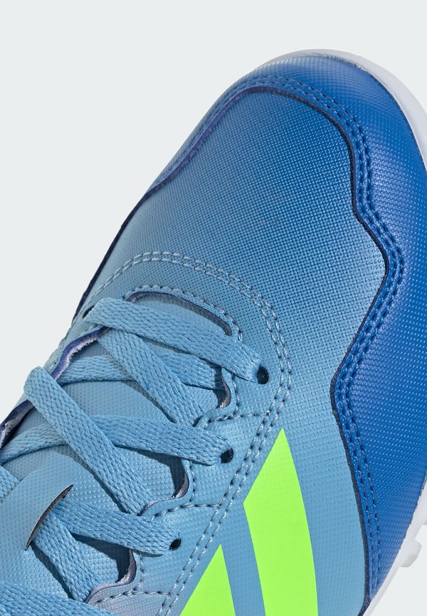 STAR RISE FIELD – Fußballschuh Multinocken