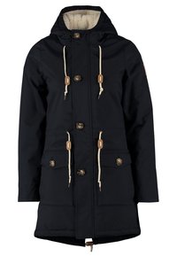 Marinblå parka med en foder av päls i huvan, dubbelknapprad fram, två stora fickor och krämfärgade snoddar. Har trädetaljer och en strukturerad yta.