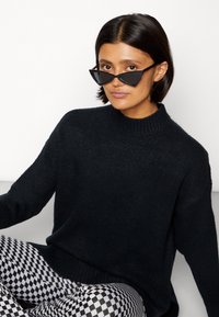Vero Moda VMLEFILE BOXY NOOS - Neule - black