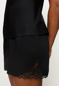 Triumph SET - Pyžamo - schwarz