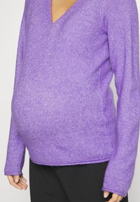 Vero Moda Maternity Stickad tröja - purple