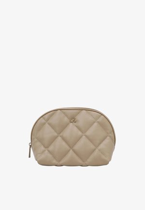 Trousse de maquillage beige matelassée avec dessus arrondi, fermeture éclair et petit logo métallique au centre avant.