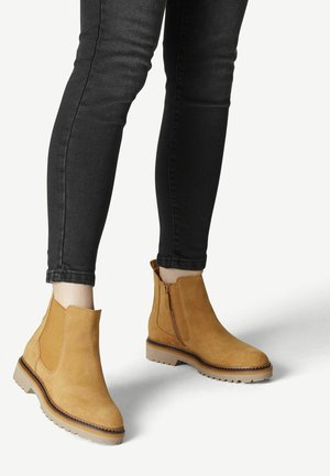CHELSEA - Ankle boots - saffron
