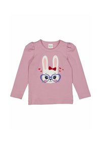 Langärmliges pinkes T-Shirt mit einem Hasenmotiv, das große Brille trägt, eine rote Schleife hat und Herzen zeigt; weicher Baumwollstoff mit gerafften Schulternähten.