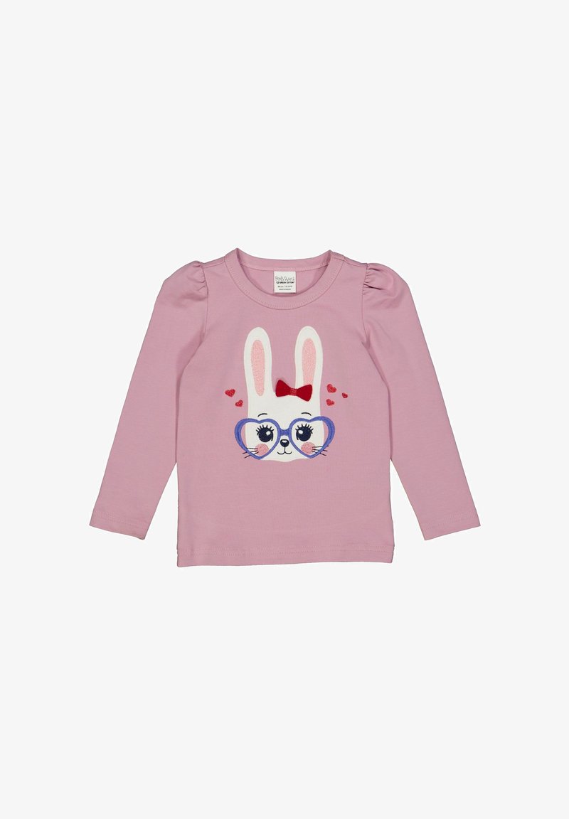 Langärmliges pinkes T-Shirt mit einem Hasenmotiv, das große Brille trägt, eine rote Schleife hat und Herzen zeigt; weicher Baumwollstoff mit gerafften Schulternähten.