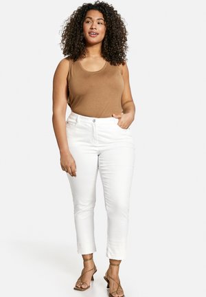 BETTY - Slim fit jeans - off white