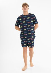 Chelsea Peers LEOPARDS IN CARS CREW SET - Pyjama - dark blue