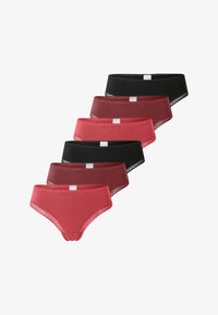 Cinco pares de bragas de algodón para mujer, con detalles de encaje. Los colores incluyen negro y tonalidades de rojo en una variedad de estilos y tamaños.