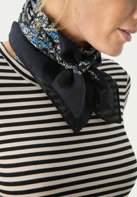 Part Two LOUI - Ruta - dark navy paisley print