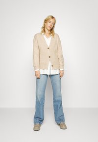 Object Tall OBJWILMA - Camisola - humus