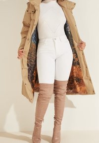 Guess Vinterfrakke - beige