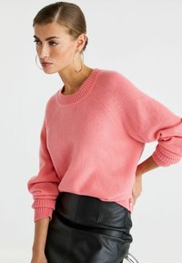 Next CREW NECK - Pulover - coral pink