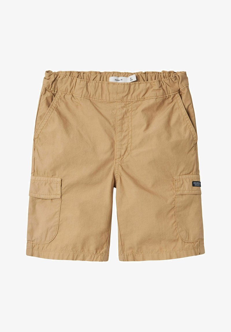 Shorts cargo beiges avec une taille élastique, deux poches latérales et une poche à rabat sur la jambe droite. Fabriqués en tissu léger.