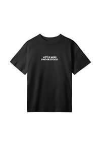 Sort bomulds T-shirt med korte ærmer og rund halsudskæring, prydet med hvid tekst, der siger "LILLE PIGE FORSTÅET" på forsiden.