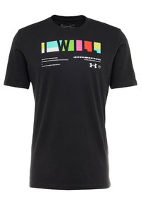 Svart bomull T-shirt med en färgglad "I WILL" grafik i rosa, teal och gult; inkluderar Under Armour-logotypen i nedre högra hörnet.