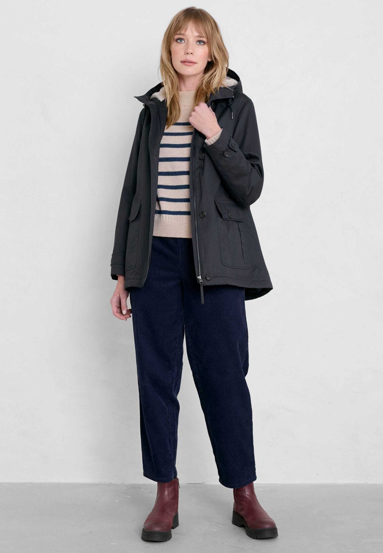 Pull en tricot rayé bleu avec des accents bruns et jaunes – La boutique de Nannye