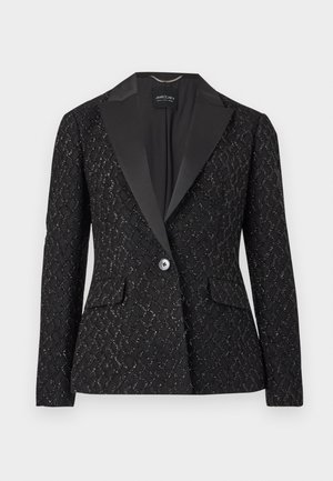 Sacou negru cu un model texturat, rever din satin, două buzunare frontale, închidere cu un singur nasture și accente metalice subtile.