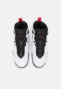 Jordan JORDAN TRUE FLIGHT UNISEX - Basketbalová obuv - white/varsity red/black