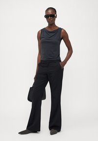 Gina Tricot Tall RELAXED TROUSERS - Pantaloni - black