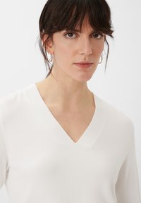 comma Maglione - weiß