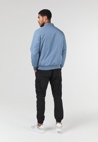 CLOSURE London LIGHT PADDED - Bomber bunda - dusk blue