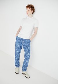 Hollister Co. CREW SEASONAL 7 PACK - Βασικό μπλουζάκι - multi-coloured