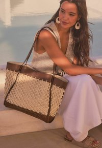 Next KNOTTED - SHOULDER REGULAR FIT - Shopping Bag - tan brown