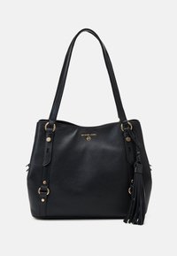 Czarna torba tote z teksturowanej skóry, z podwójnymi ramiączkami, złotymi akcentami, detalem w postaci frędzli oraz logo Michael Kors z przodu.