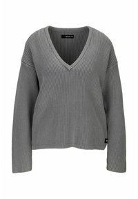 Szary sweter dzianinowy z dekoltem w kształcie litery V, luźnym krojem i prążkowaną fakturą. Posiada długie rękawy oraz małą metkę marki na dole po lewej stronie.