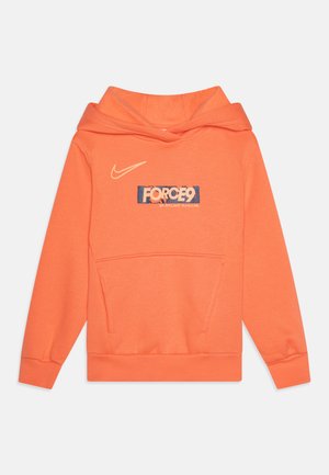 Narančasta dukserica s kenguruzim džepom. Sadrži Nike logo i "FORCE9" grafiku u plavoj i žutoj boji. Mekana tkanina s rebrastim manžetama.