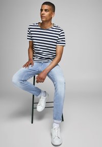 Jack & Jones JJILIAM JJORIGINAL - Jeans relaxed fit - blue denim