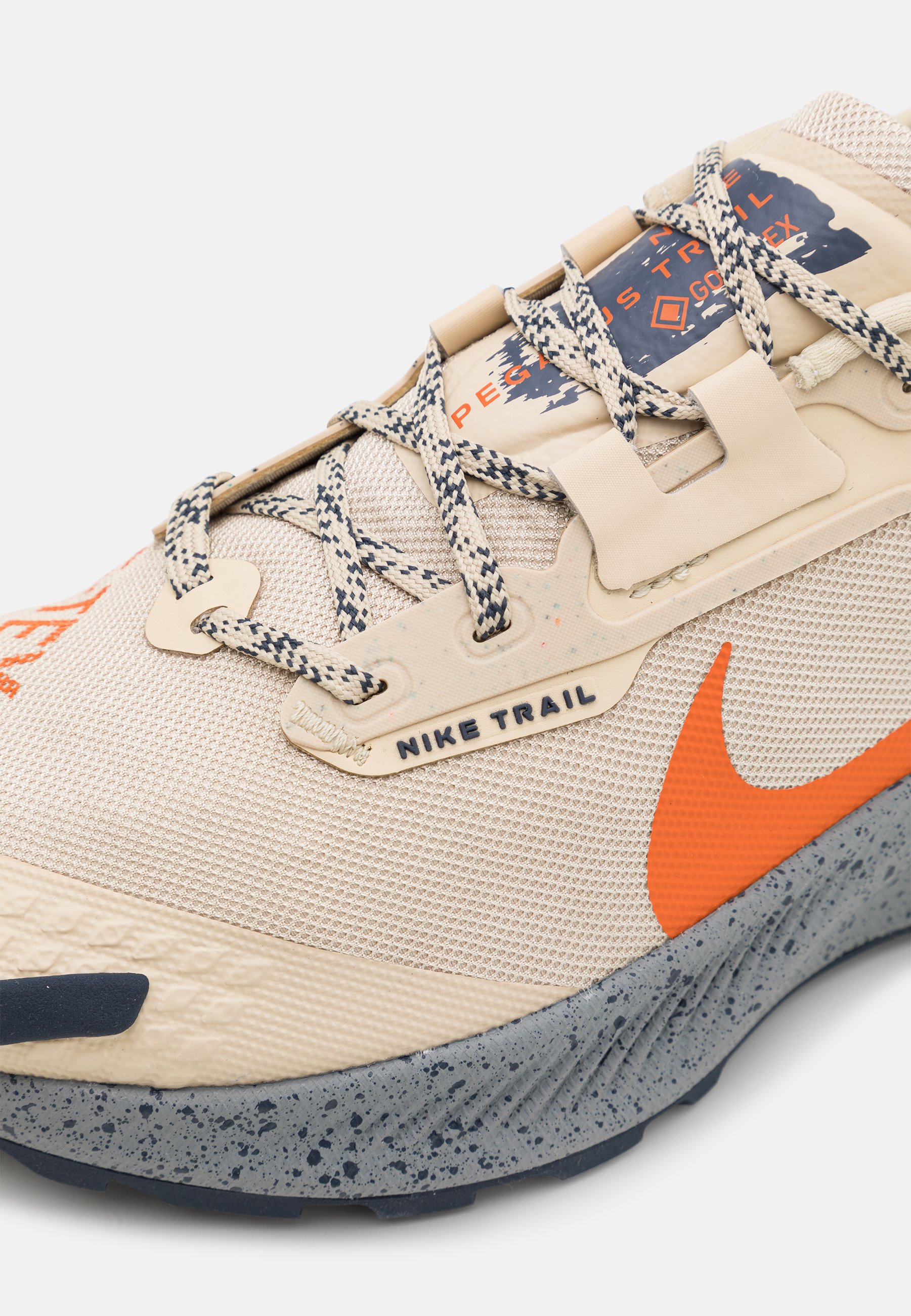 nike pegasus trail sneaker